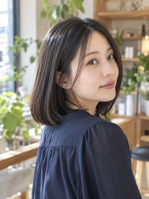 毛先だけ軽く内に入るストレートロブのヘアスタイルイメージ